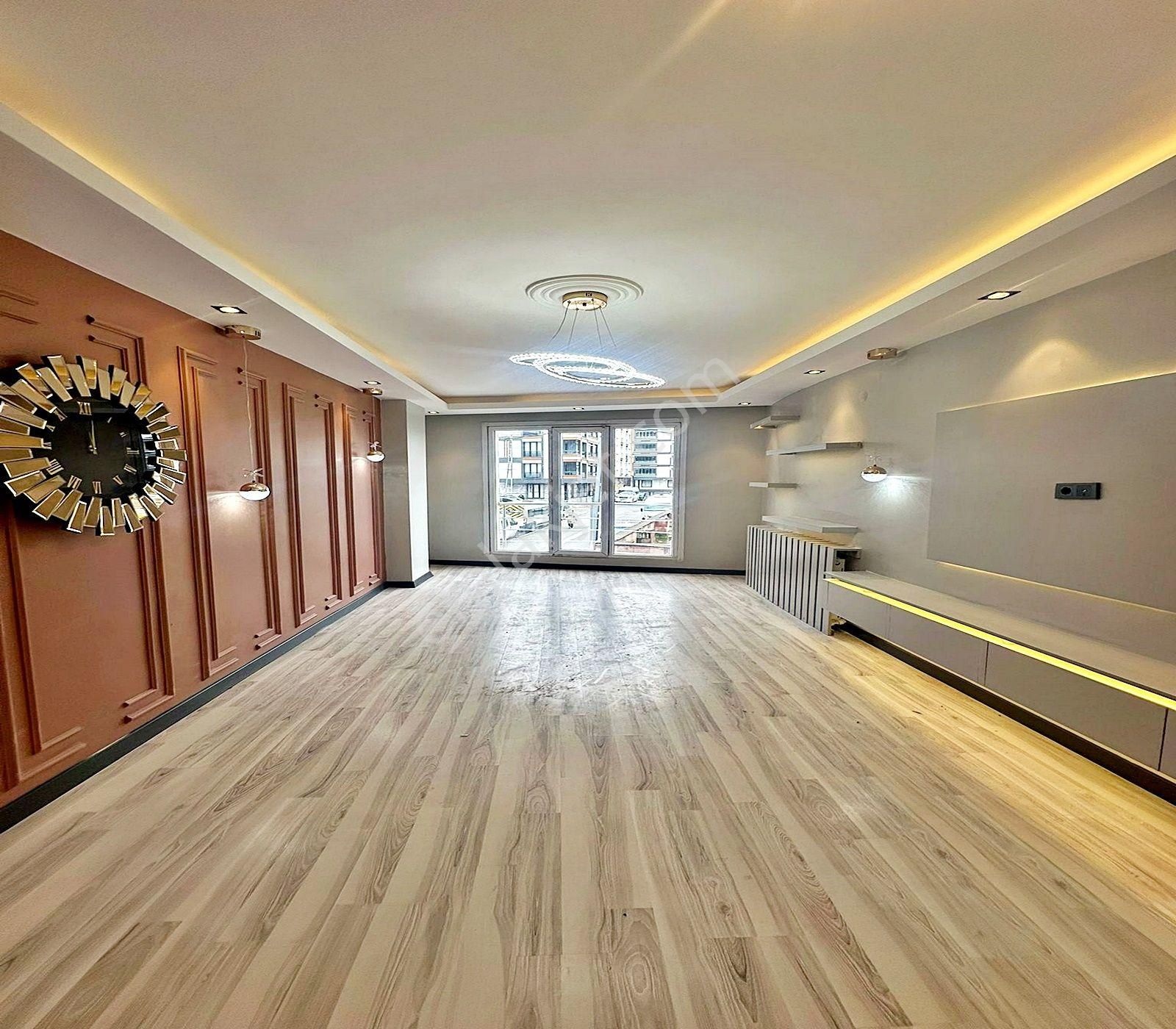 İskanlı Asansörlü Full Dekorlu Köşebaşı 2+1 Satılık Arakat Daire