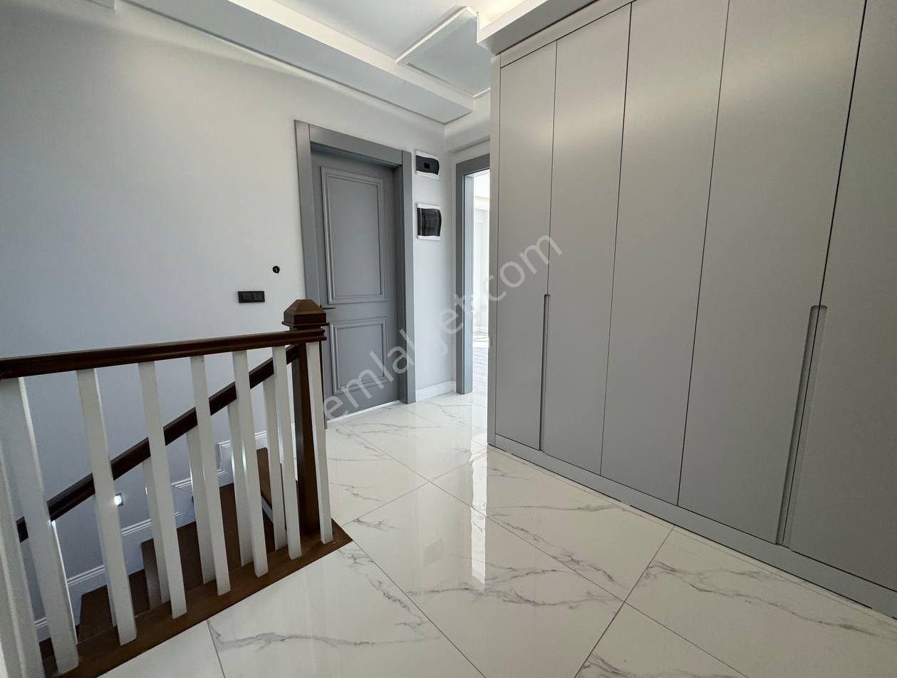 Çay Bağlarında Harika Konumda Satılık Villa - Görsel 23