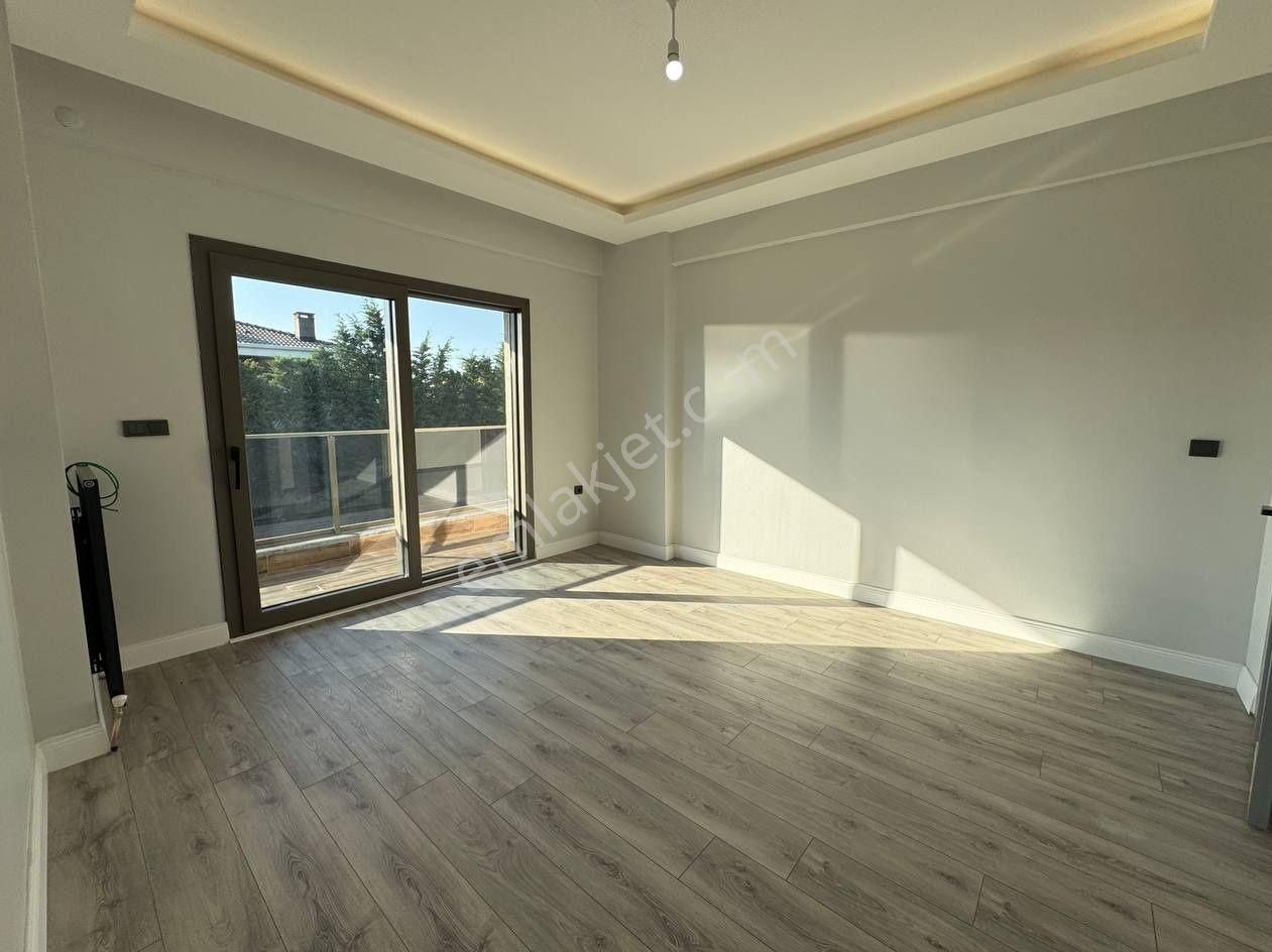 Çay Bağlarında Harika Konumda Satılık Villa - Görsel 8