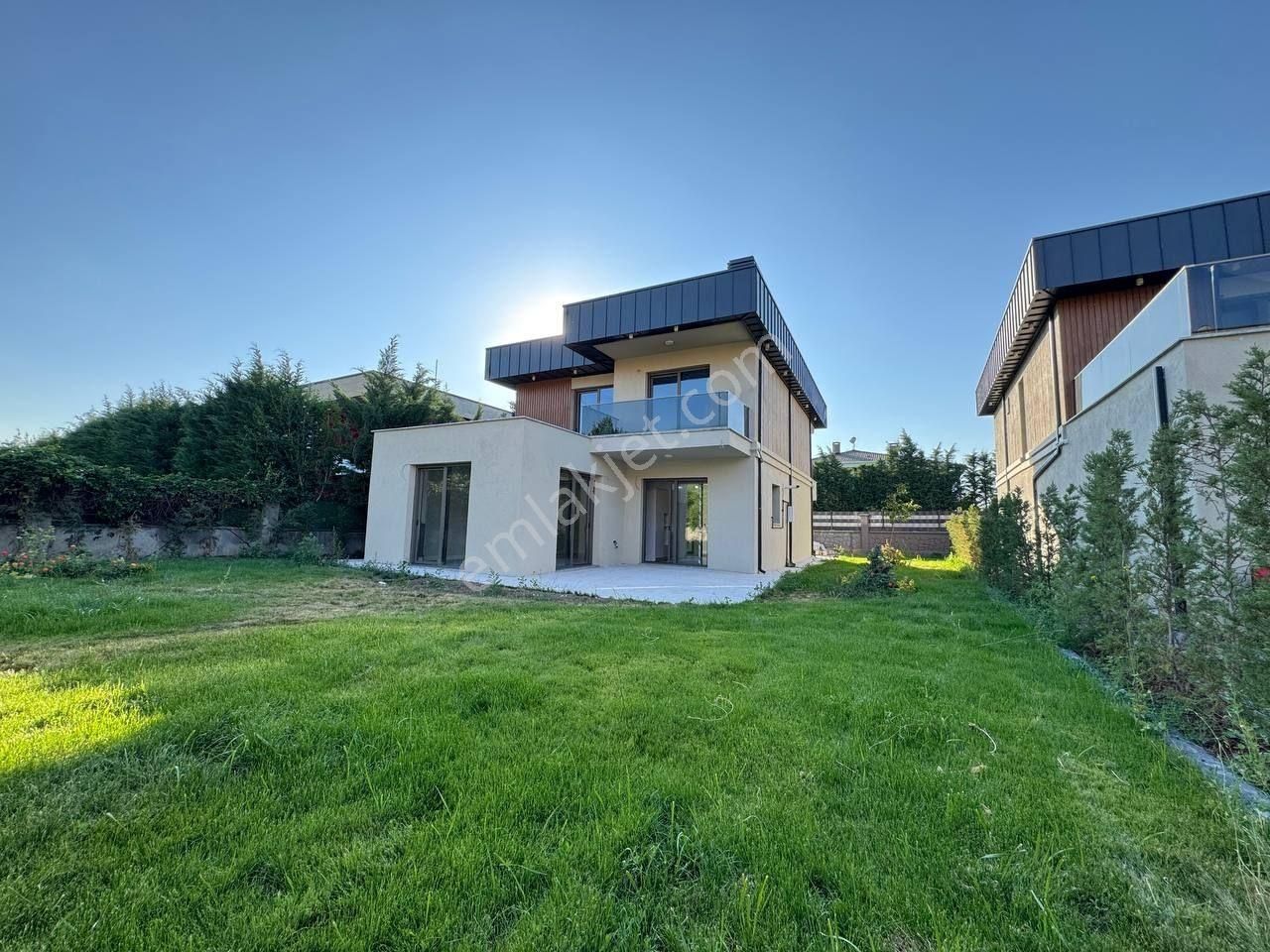 Çay Bağlarında Harika Konumda Satılık Villa - Görsel 5