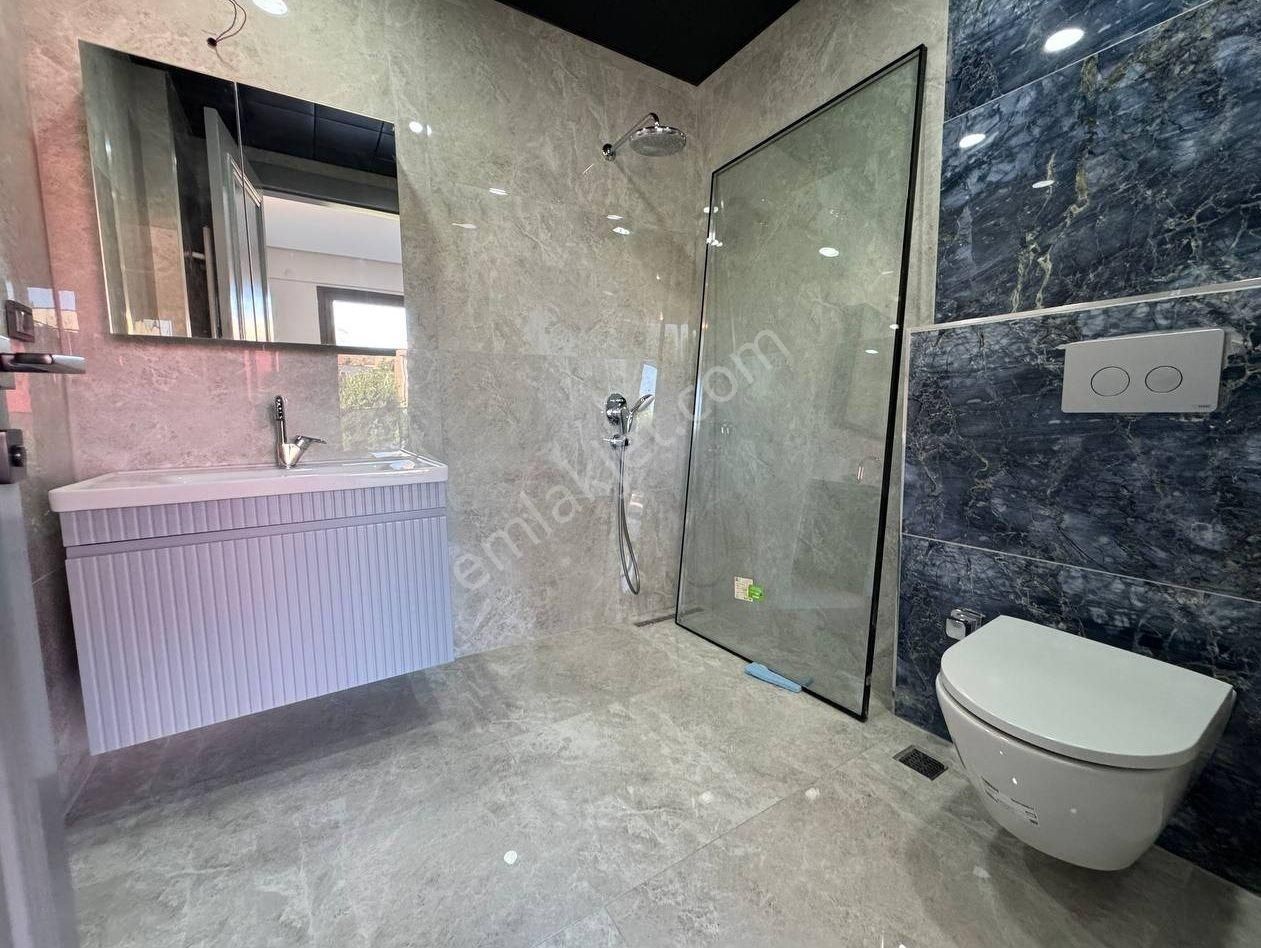 Çay Bağlarında Harika Konumda Satılık Villa - Görsel 9