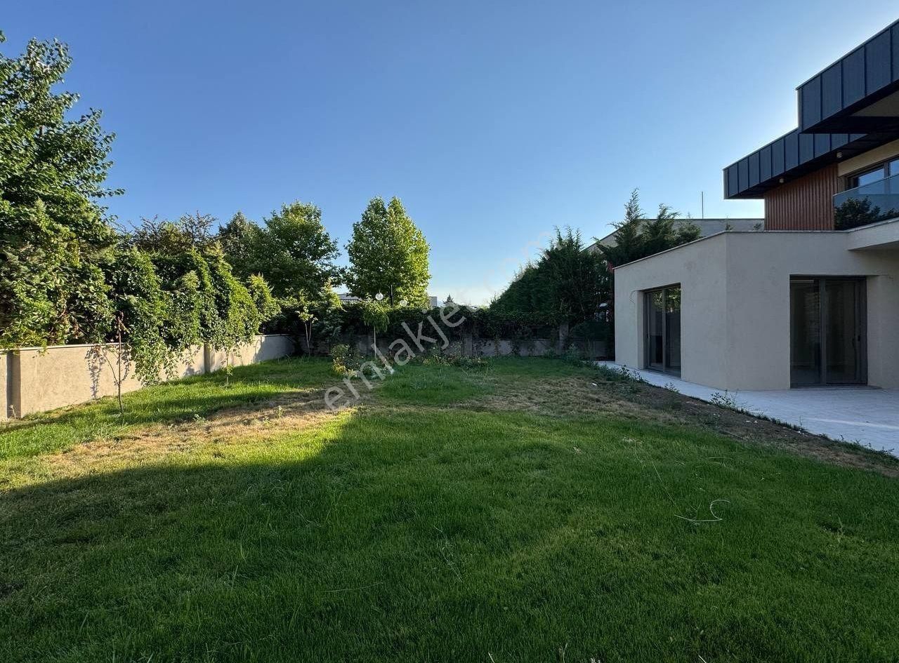 Çay Bağlarında Harika Konumda Satılık Villa - Görsel 2