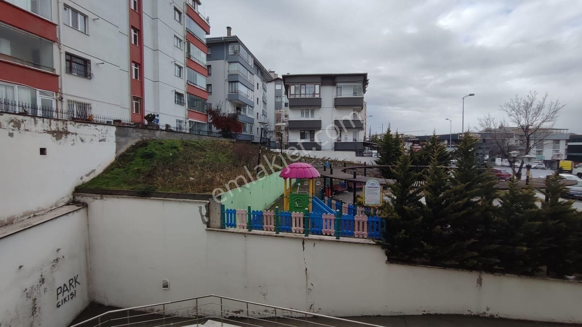 Atanora Vadiden Dikmen Cadde Üzeri Möbleli Kombili Balkonlu Giriş 1+1 - Görsel 13