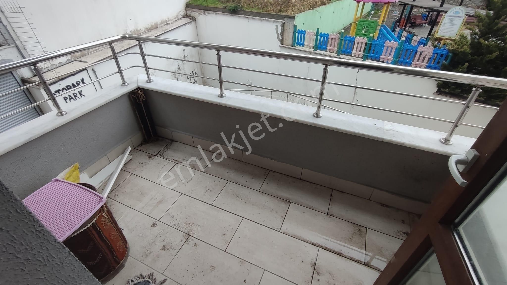 Atanora Vadiden Dikmen Cadde Üzeri Möbleli Kombili Balkonlu Giriş 1+1 - Görsel 9