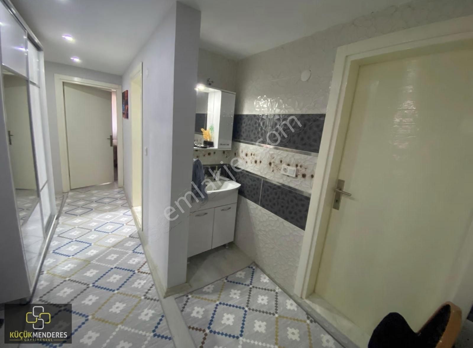 Küçük Menderes'ten Yeni Mah. 3 Yaşında Aydınlık Satılık Daire - Görsel 7