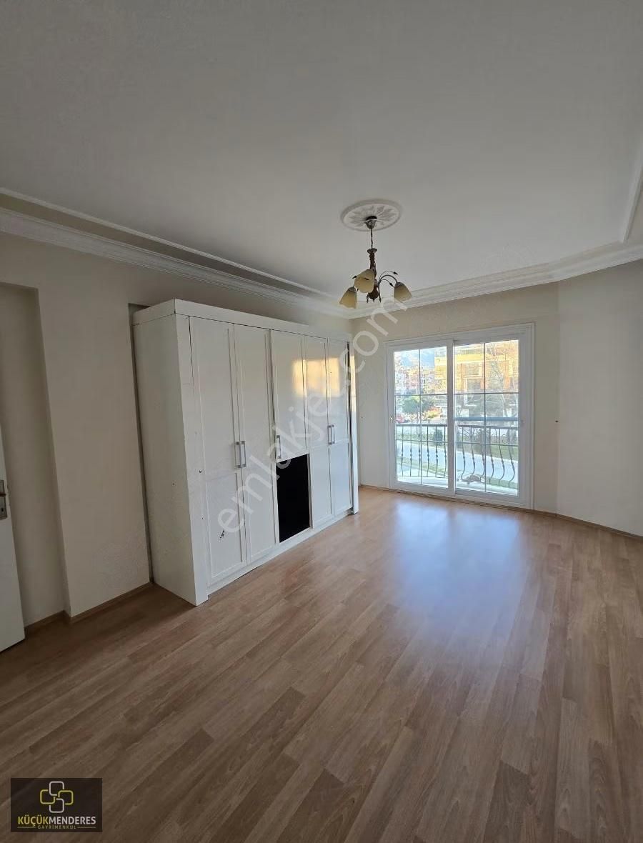 Küçük Menderes'ten Zafer Arakat 3 Cephe Doğalgaz Kiralık Daire - Görsel 5