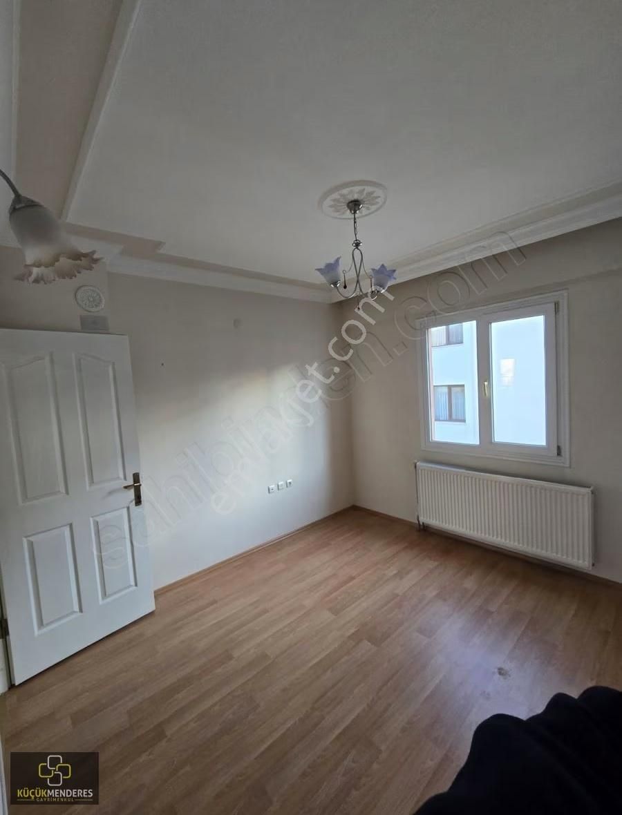 Küçük Menderes'ten Zafer Arakat 3 Cephe Doğalgaz Kiralık Daire - Görsel 10