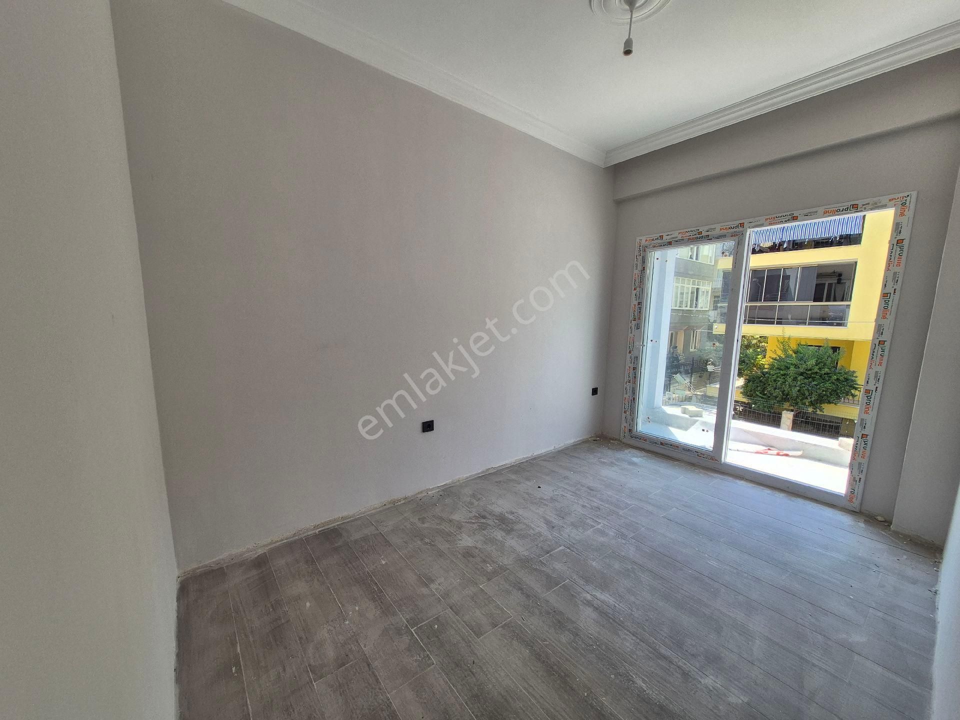 Kusadasi Hacifeyzullah Mahallesinde 2+1