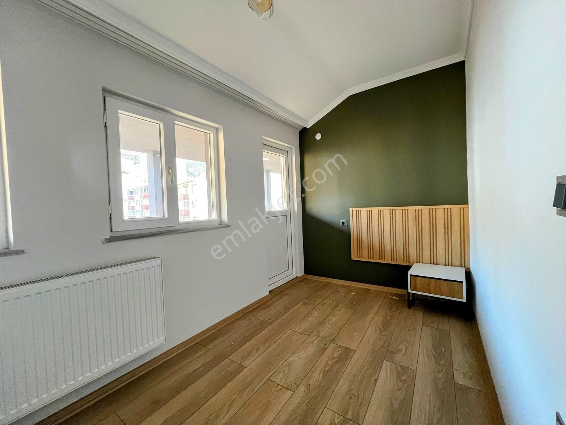 Trabzon Ortahisar İnönü Mah. 7+1 Eşyalı Çatı Dubleksi Kiralık Daire, Geniş Ve Konforlu Yaşam Alanı - Görsel 12