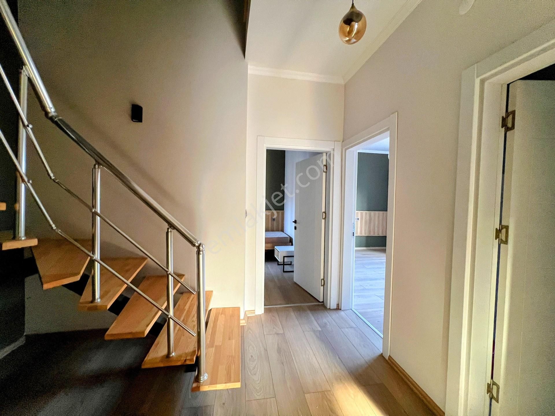 Trabzon Ortahisar İnönü Mah. 7+1 Eşyalı Çatı Dubleksi Kiralık Daire, Geniş Ve Konforlu Yaşam Alanı - Görsel 23