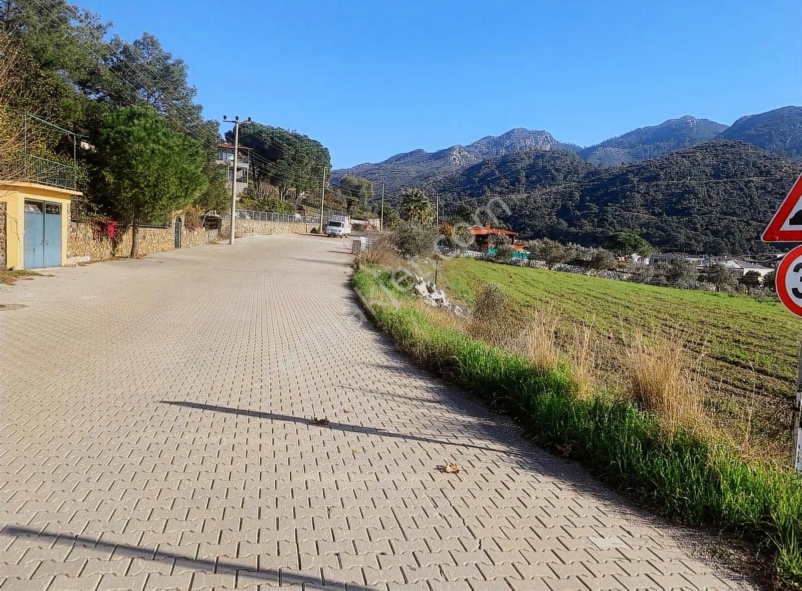 Marmaris Hisarönü Önder Emlak Satılık Anacaddede 400 M2 Tarla