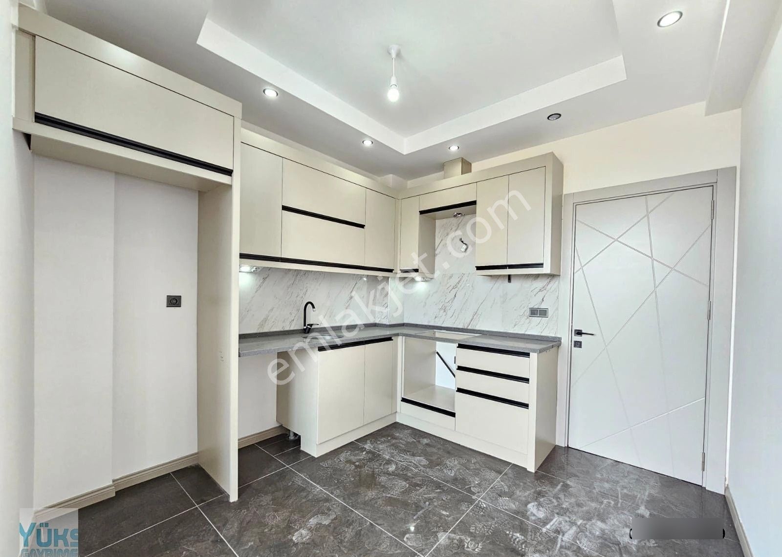 Denizli İlbade Mahallesinde Cadde Üstü Fırsat Satılık Lüks Daire - Görsel 32