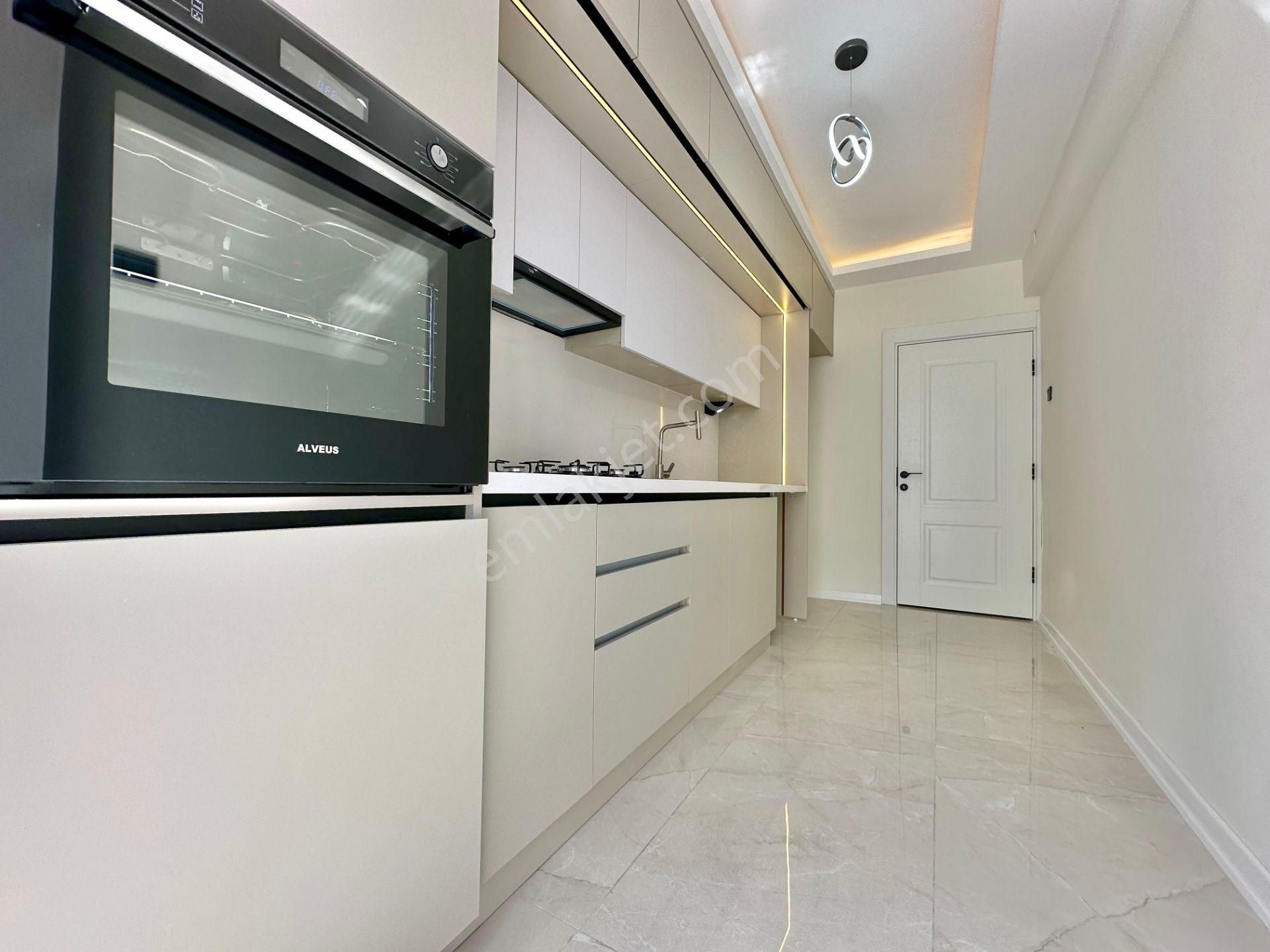 ꧁ay Emlak'tan꧂askeri Kampa Yakın Denize 200 M Arakat Ön Cephe Satılık 2+1 Daire