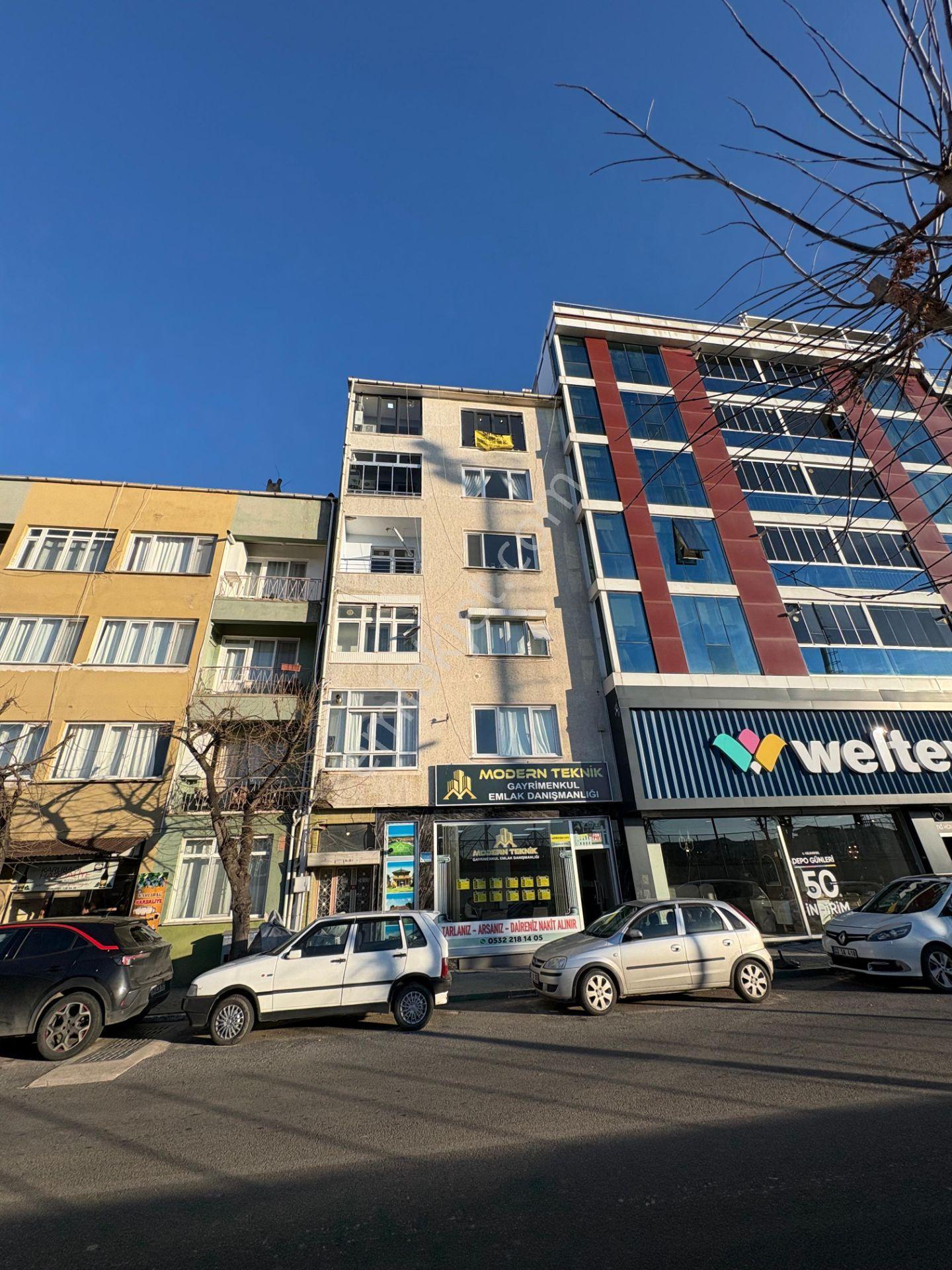 B&u Gayrimenkul'den Stadyuma Karşı Satılık 2+1
