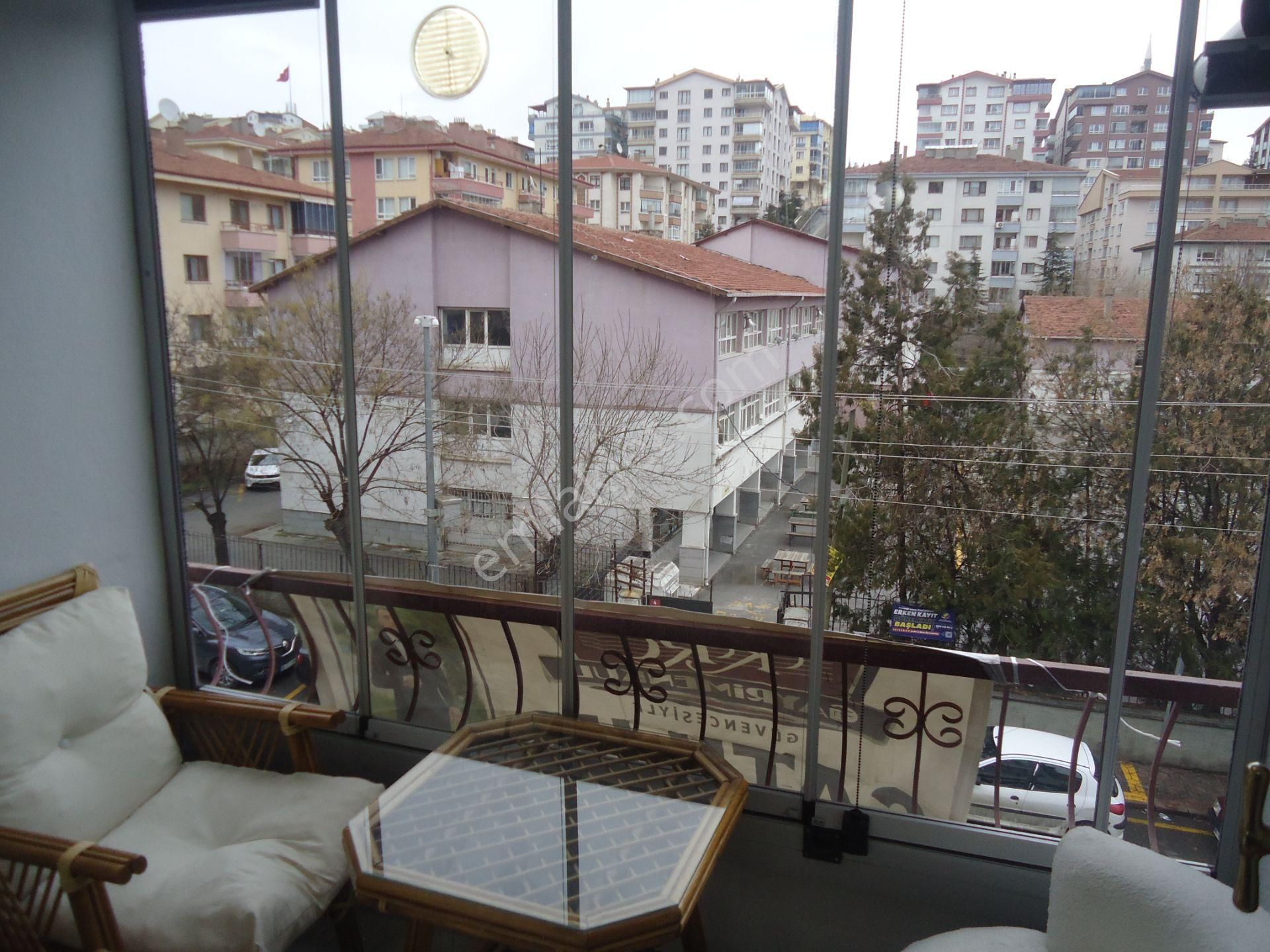 Krc'den Merkezi Konumda Bahçeleriçi Mahallesinde Satılık Full Yapılı Katta 3+1 Daire - Görsel 13