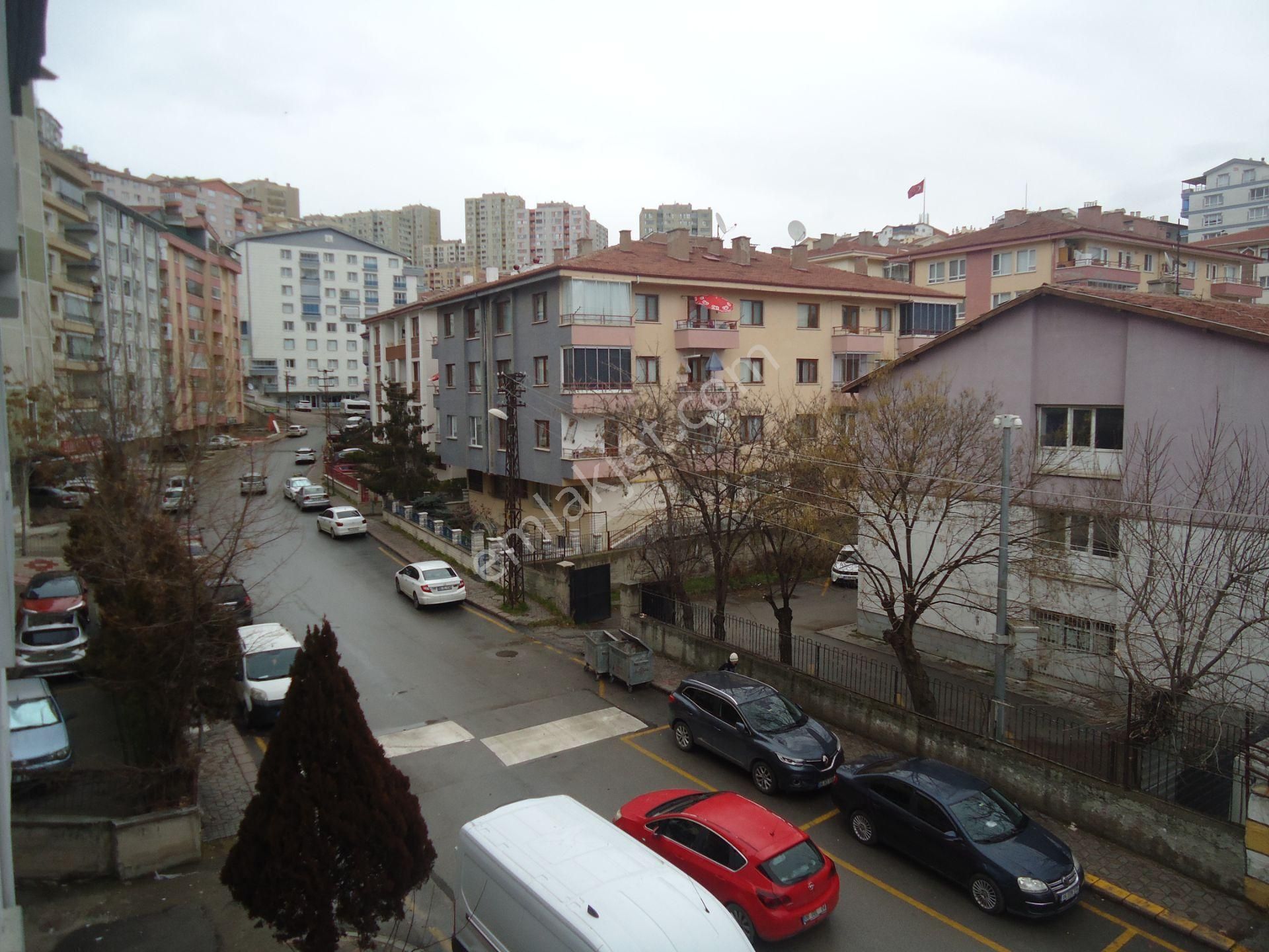 Krc'den Merkezi Konumda Bahçeleriçi Mahallesinde Satılık Full Yapılı Katta 3+1 Daire - Görsel 26