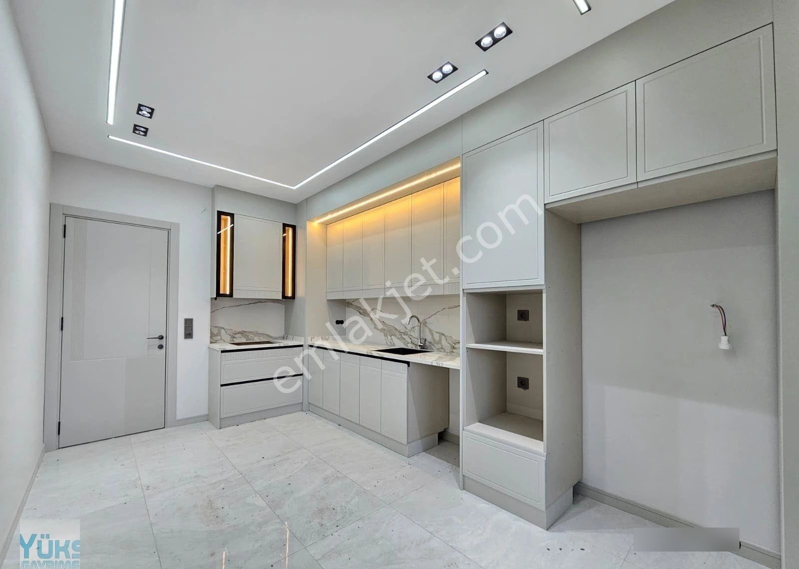 Denizli Şemikler De 2+1 125 M2 Cadde Üstünde Panjurlu Lüks Satılık Daireler