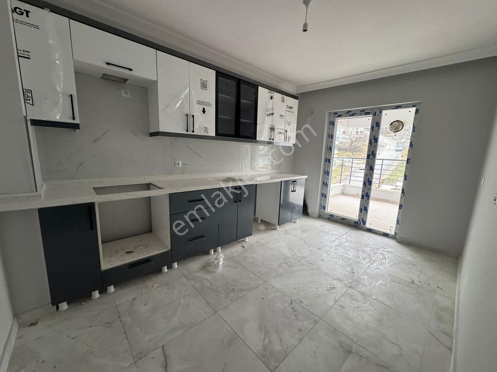 Yılmazer'den Cadde Üzerinde Sıfır Öncephe 3+1 Şahane Tasarm Acil