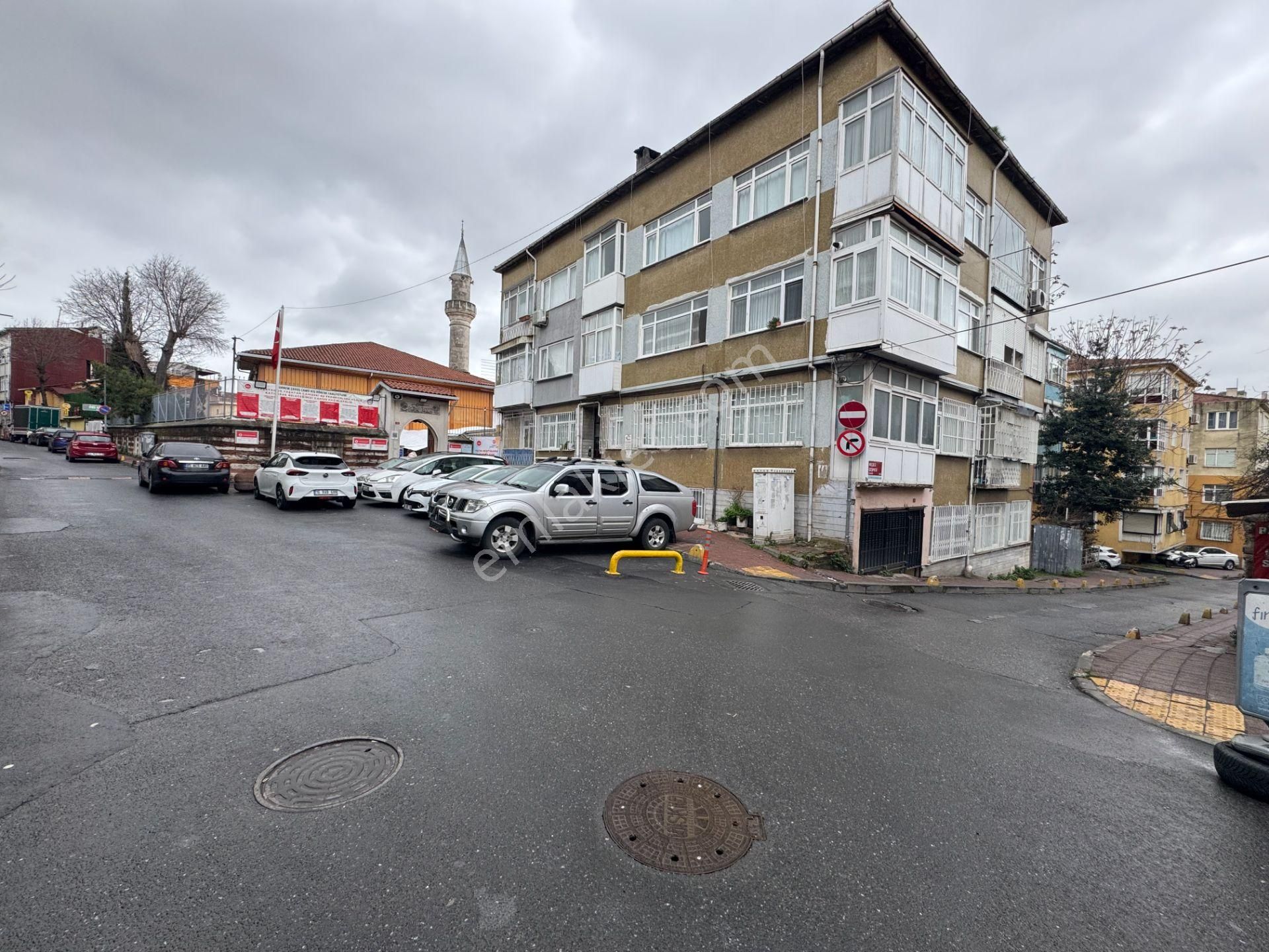Turyap' Tan Fatih Kaymakamlığı Arkasında Cadde Üzeri Temiz Kiralık 2+1 Daire
