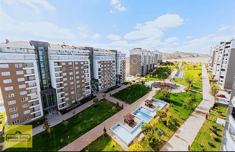 Şenol'dan Göztepe Konutlarında 3+1 Satılık 8. Arakat Geniş Daire