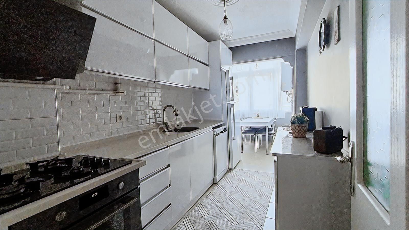 Buca İşçievleri'n De Satılık 3+1 Daire