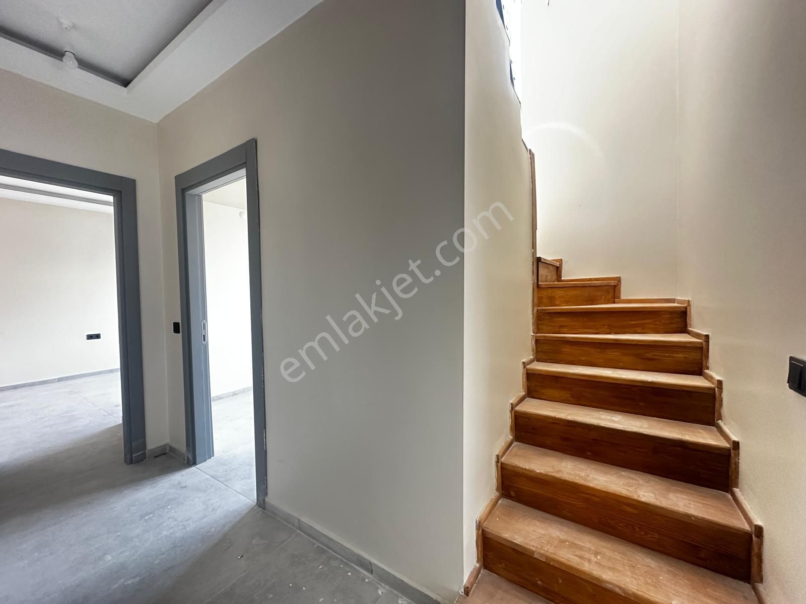 Kuşadası Merkezde Sıfır 3+1 Çatı Dubleks - Görsel 14