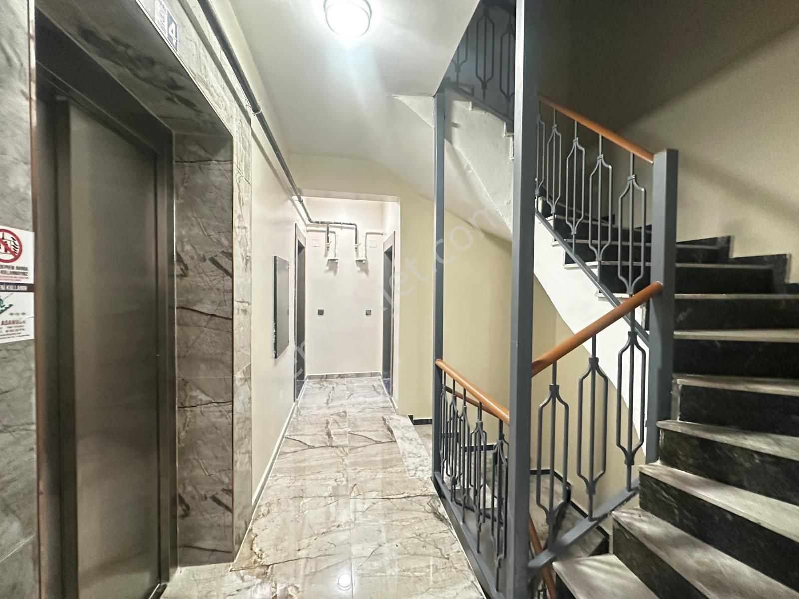 Kuşadası Merkezde Sıfır 3+1 Çatı Dubleks - Görsel 21