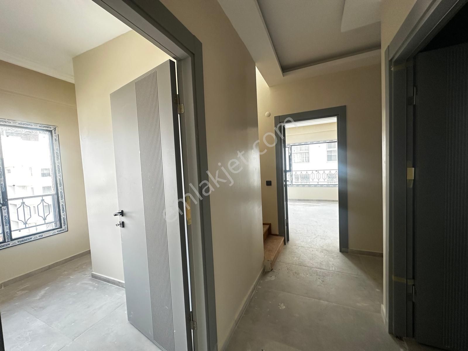 Kuşadası Merkezde Sıfır 3+1 Çatı Dubleks - Görsel 13