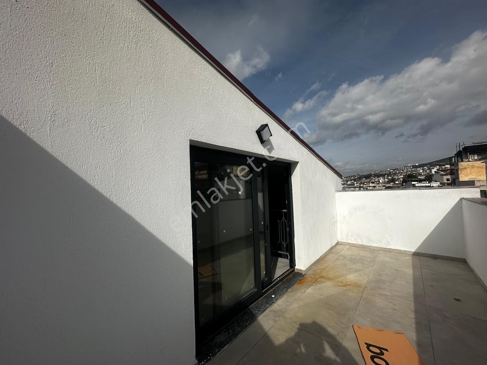 Kuşadası Merkezde Sıfır 3+1 Çatı Dubleks - Görsel 16