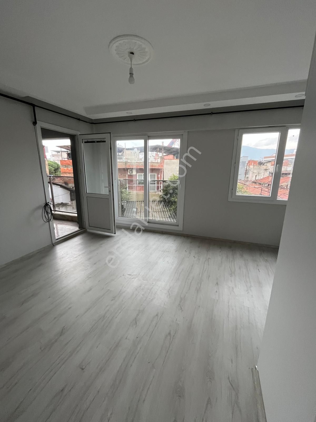 Söke Yenicami'de Yerden Isıtmalı, Ara Kat Sıfır 2+1 Daire - Görsel 8