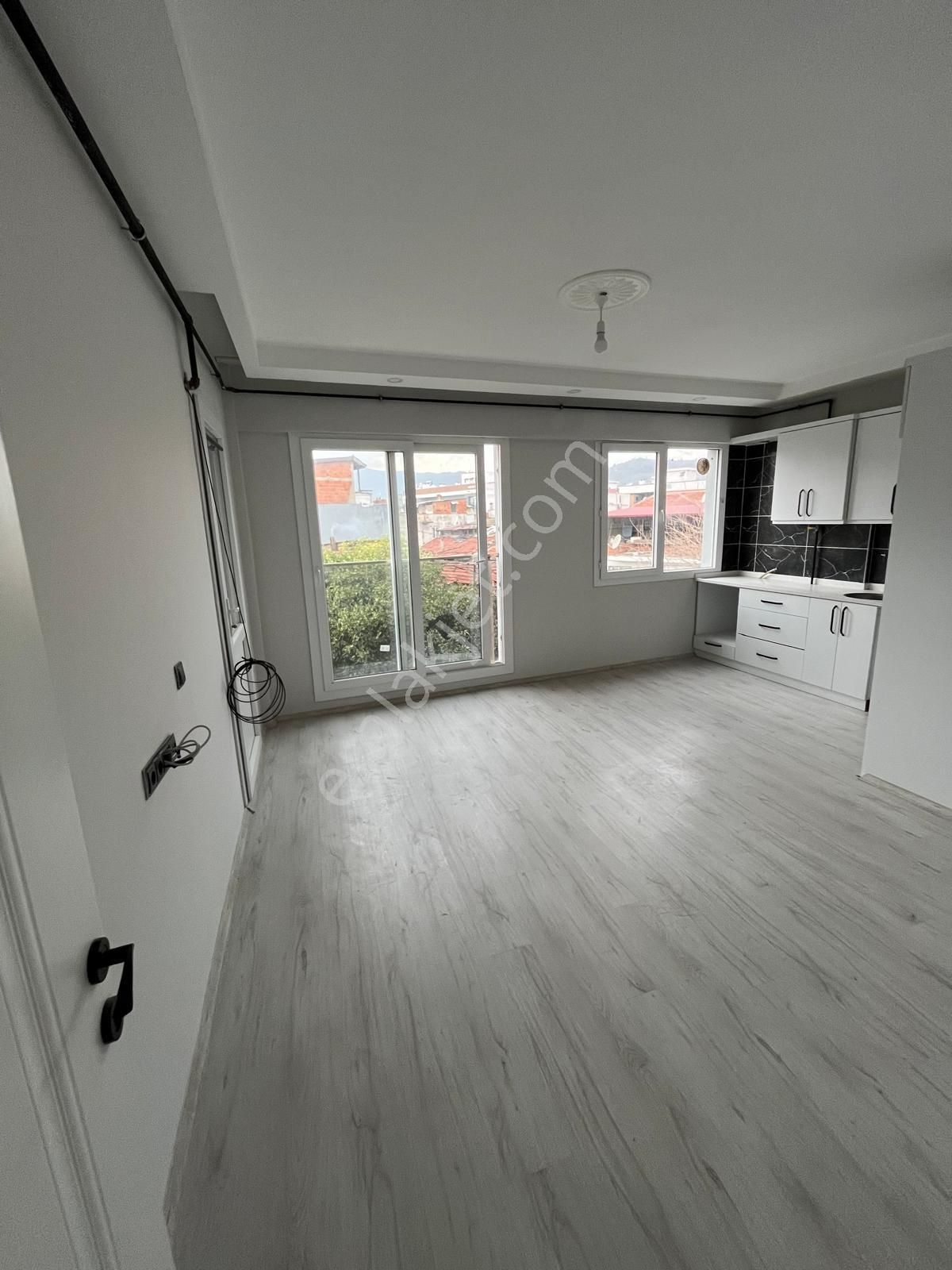 Söke Yenicami'de Yerden Isıtmalı, Ara Kat Sıfır 2+1 Daire - Görsel 11