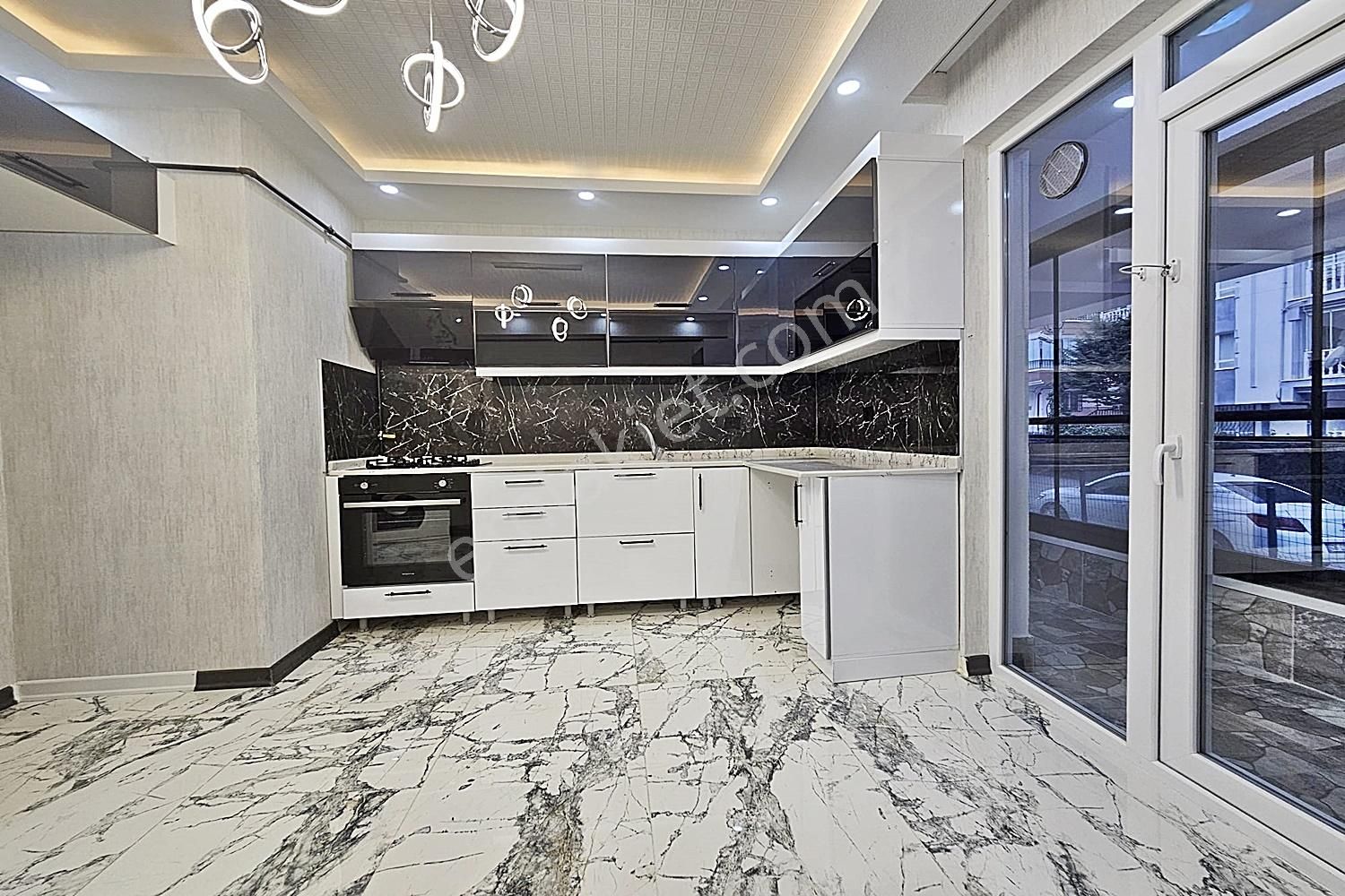 Karakaya Ziraat Bankası Yakını Modern Tasarımlı Lüks Yapılı Dair - Görsel 8