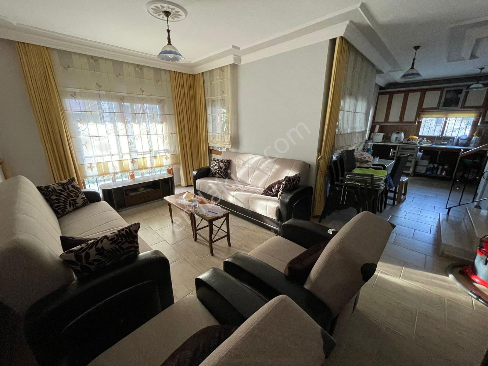 Kuşadası Sahilde,havuzlu Sitede, 3+1 Müstakil Villa - Görsel 9