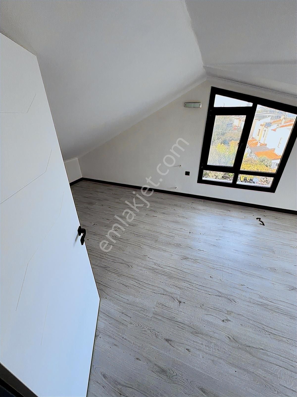 Dikili Merkez'de Denize Yakın | 5+1 Tripleks Müstakil Villa - Görsel 8