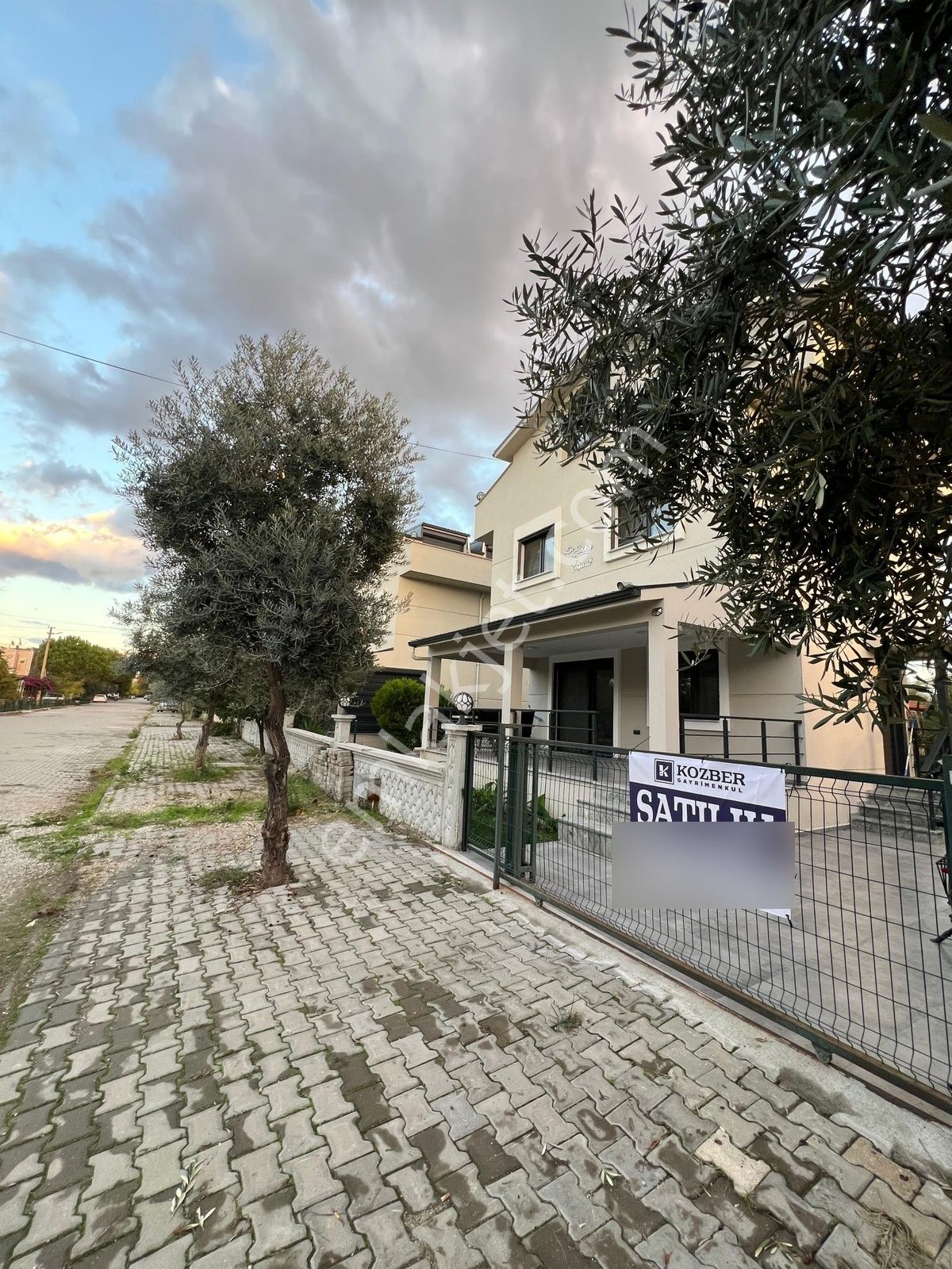 Dikili Merkez'de Denize Yakın | 5+1 Tripleks Müstakil Villa - Görsel 13