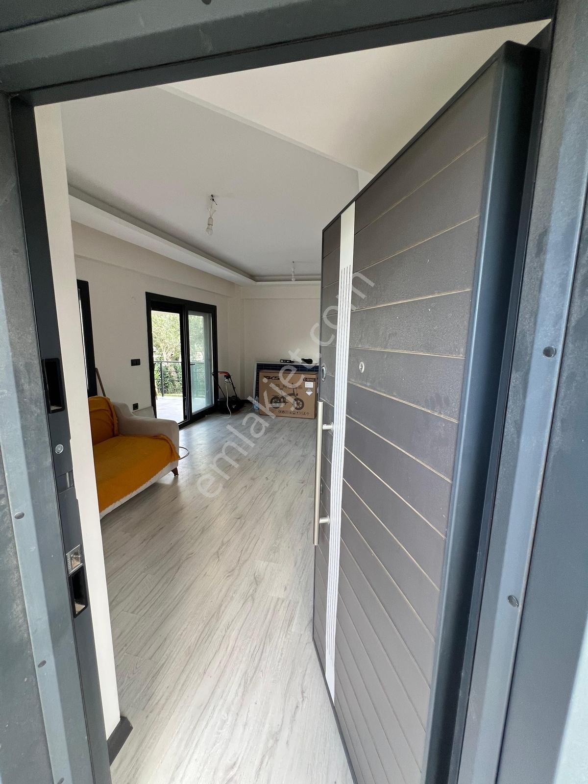 Dikili Merkez'de Denize Yakın | 5+1 Tripleks Müstakil Villa - Görsel 14