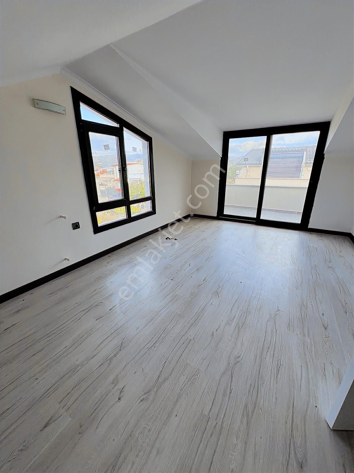 Dikili Merkez'de Denize Yakın | 5+1 Tripleks Müstakil Villa - Görsel 9