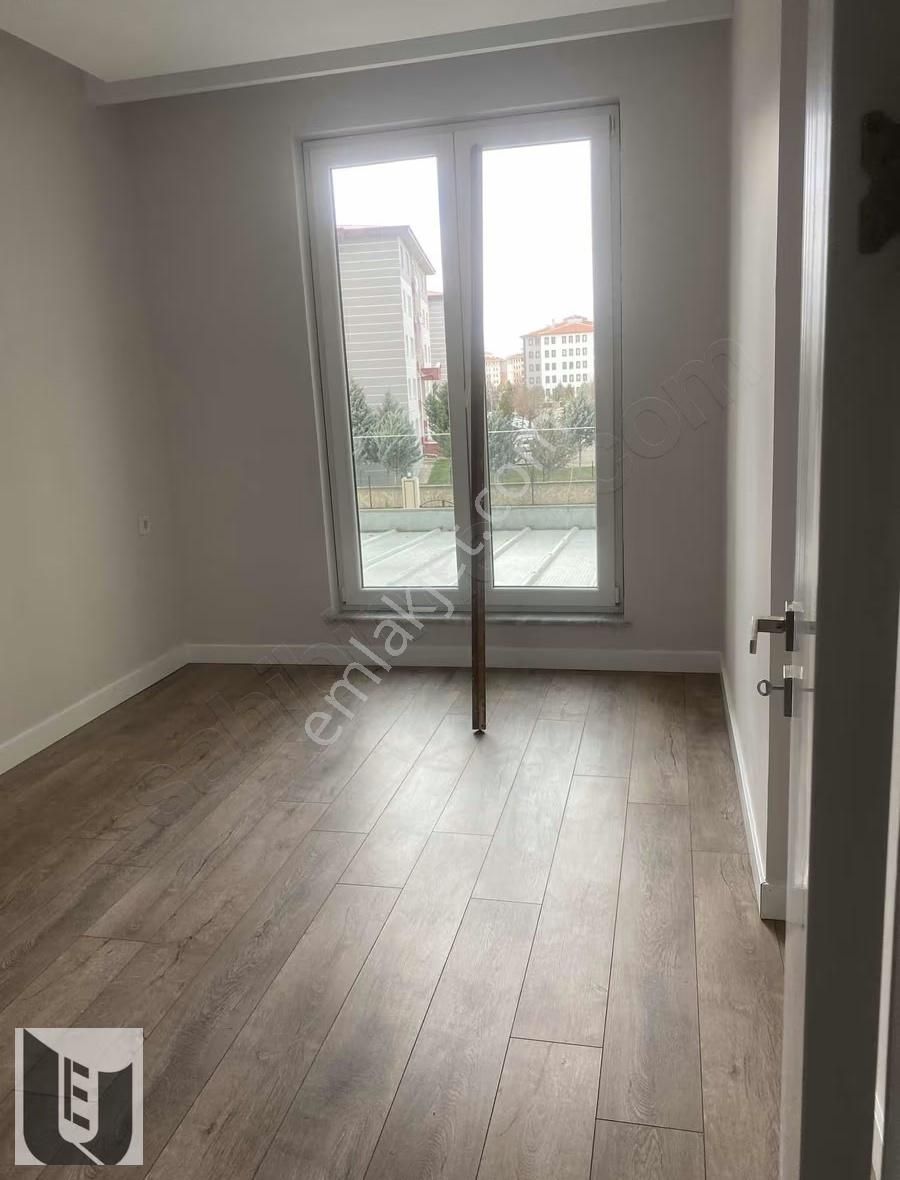 Uydukent Emlaktan Satılık Lüks Daire/selçuklu Dörtyol Mah. 4+1 - Görsel 4