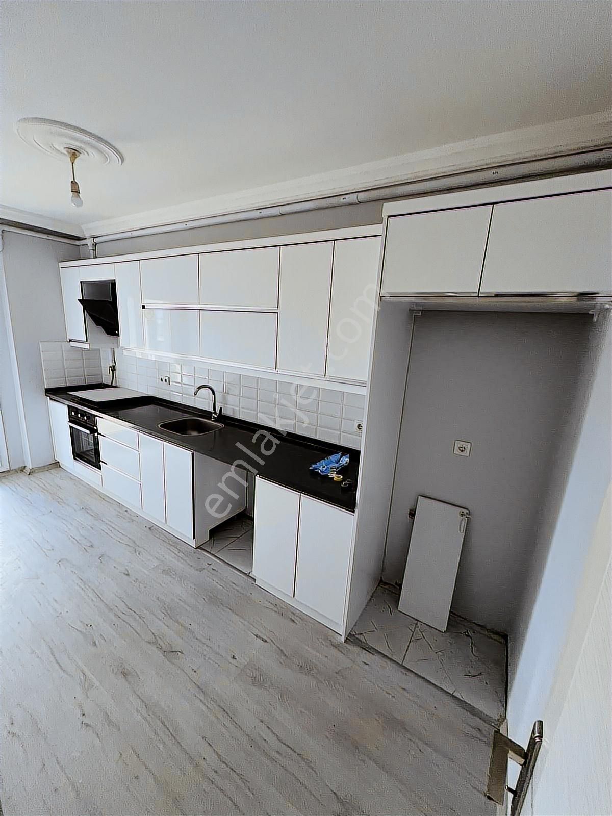 Fatih Mahallesin'de Ara Kat 2+1 Kiralık Daire - Görsel 4