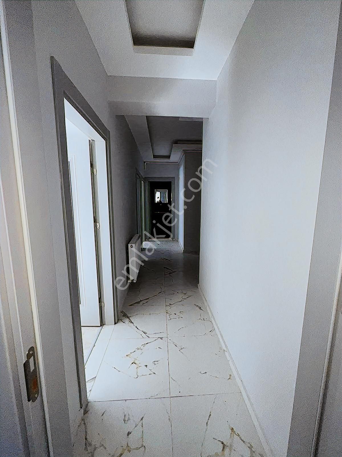 Bergama Gaziosmanpaşa Mahallesin'de Satılık 2+1 Daire - Görsel 3