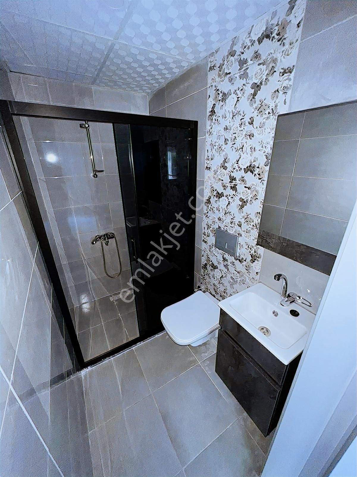 Bergama Gaziosmanpaşa Mahallesin'de Satılık 2+1 Daire - Görsel 6