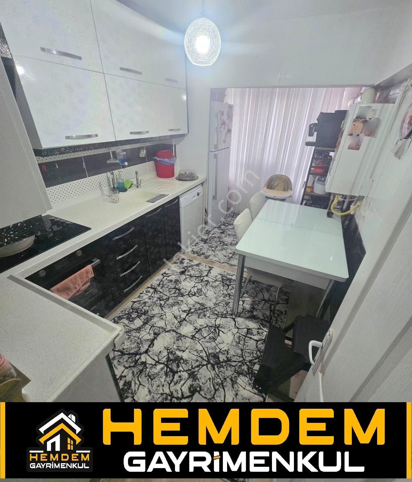 Hemdem Gayrimenkul'den Atakent'te *14.cadde Yanı* 3+1 Satılık Daire