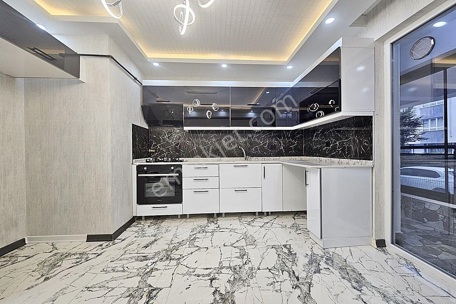 Karakaya'da Ziraat Bankası Yakını Modern Tasarımlı Lüks Yapılı Daire - Görsel 2