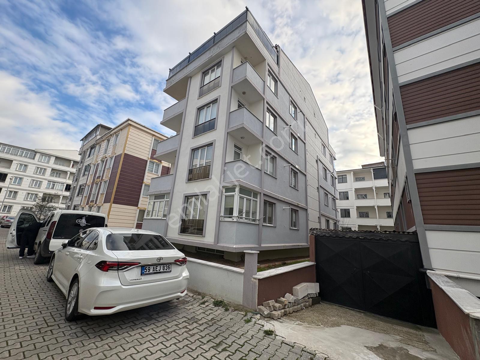 B&u Gayrimenkul'den İstasyonda Arakat Satılık 2+1