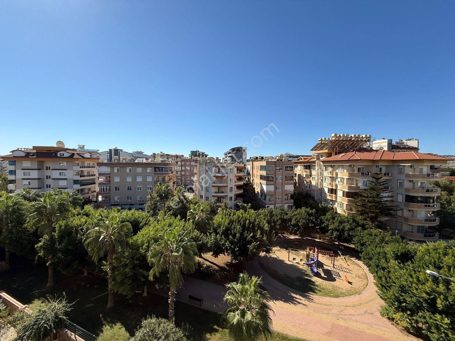 Alanya’da Denize Yakın Geniş 3+1 Dubleks Daire - Görsel 2