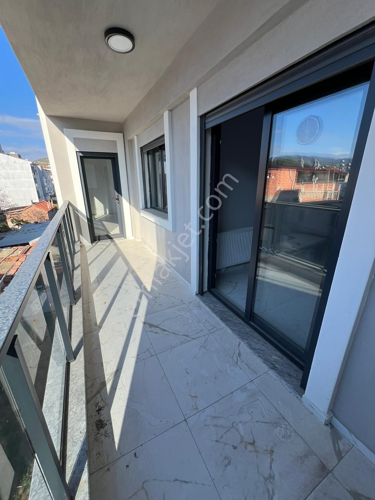 Bergama Gaziosmanpaşa Mahallesin'de Satılık 3+1 Daire - Görsel 15