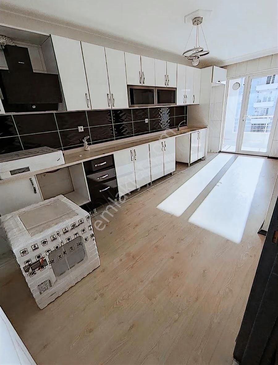 Ysf Emlaktan Satılık Beş Yıllık Daire Yapılı Masrafsız