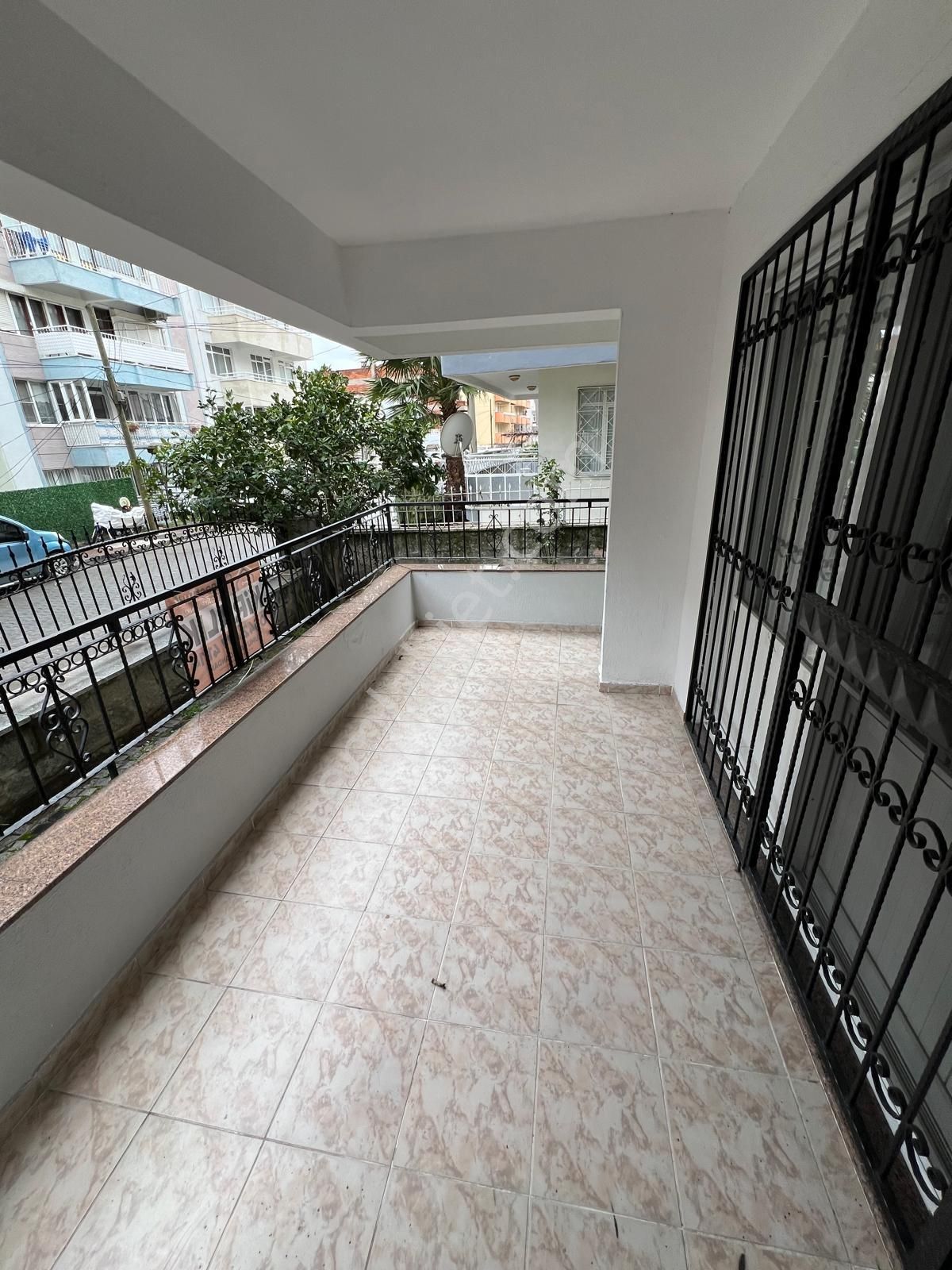 Bergama Bahçelievler Mahallesinde 3+1 Kiralık Daire - Görsel 14