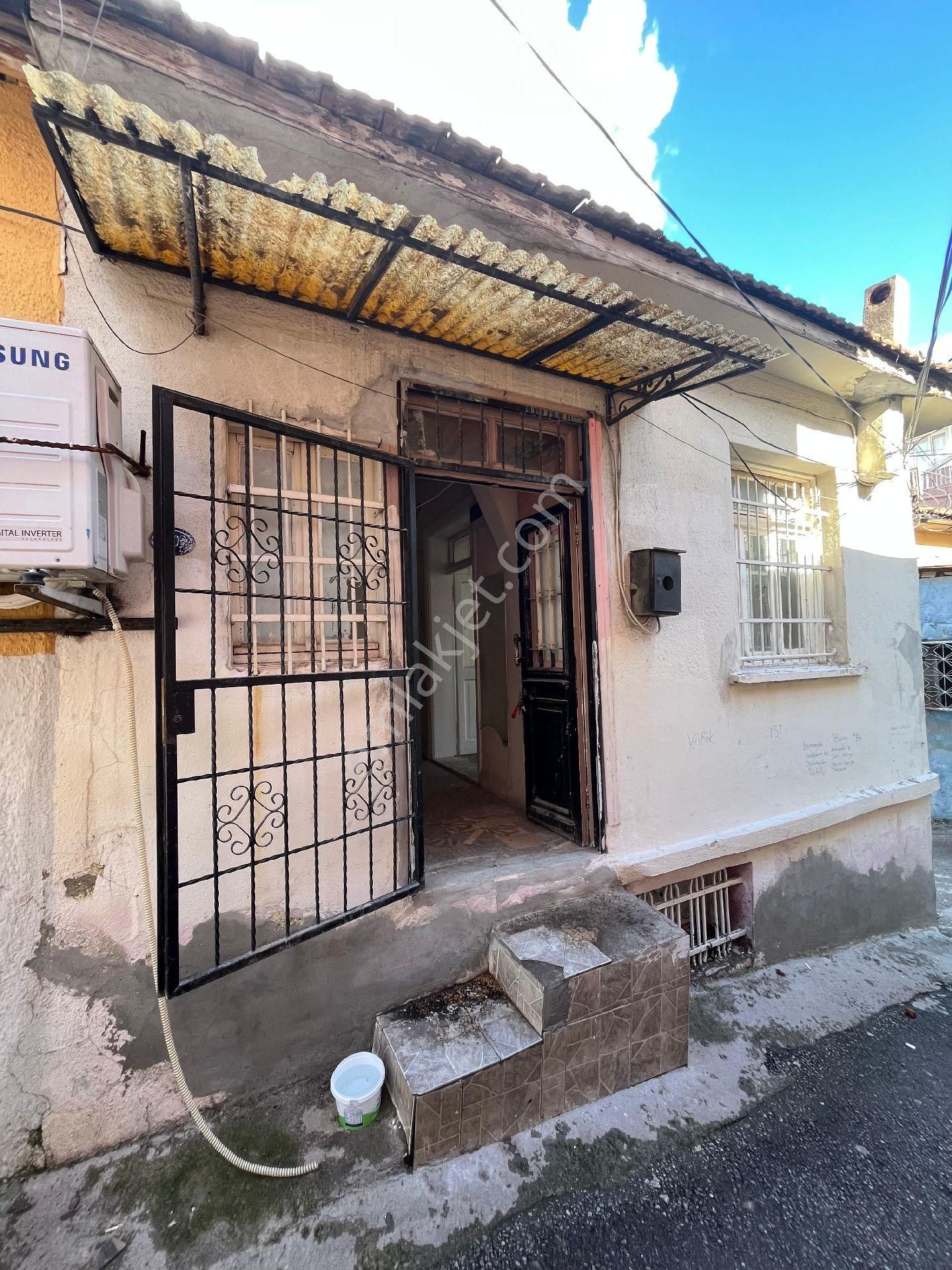 İzmir Konak Sakarya Mah.de 2katlı Satılık Müstakil - Görsel 3