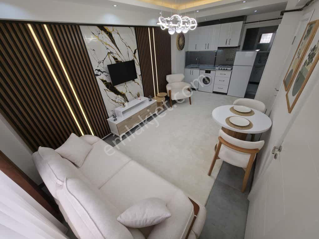 15 Mayıs Çınara Yürüme Mesafesinde Sıfır 3+1 Apart Satılıktır